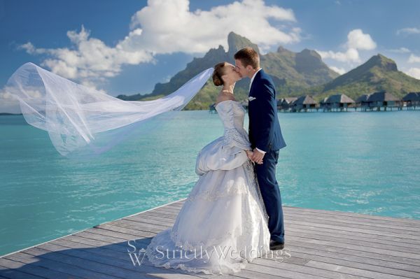 Love In Paradise Bora Bora Destination Wedding Strictly Weddings